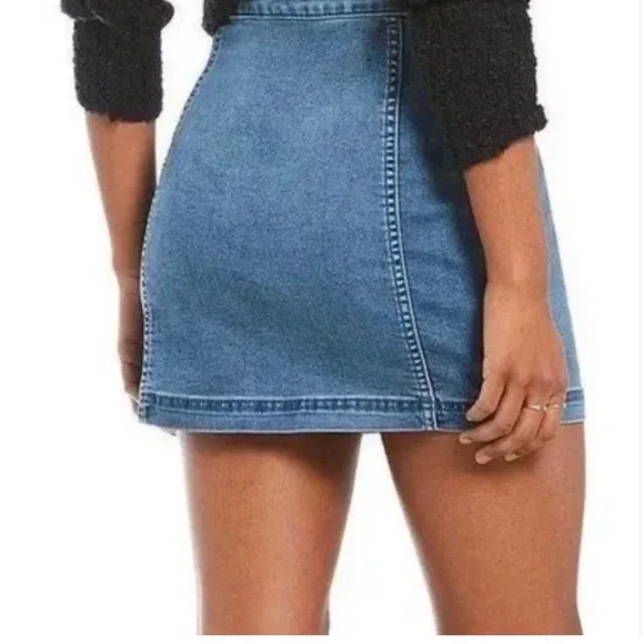 Free People Little Daisies Medium Wash Denim Button Front Mini Skirt Size 4 - Picture 4 of 7